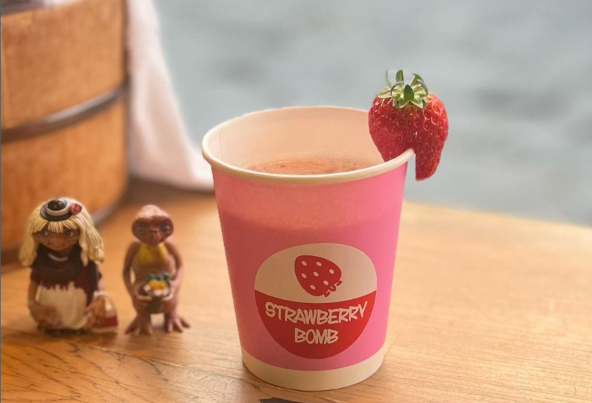 伊香保温泉食べ歩き第8位　strawberry bomb“いちごミルク”