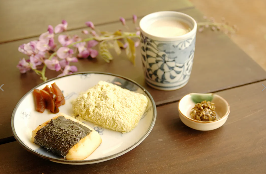 箱根温泉のおすすめスイーツ第9位：「甘酒茶屋」の甘酒＆力餅 