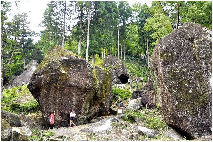 下呂温泉で観光で訪れたい人気スポット15選！：第7位　金山巨石群